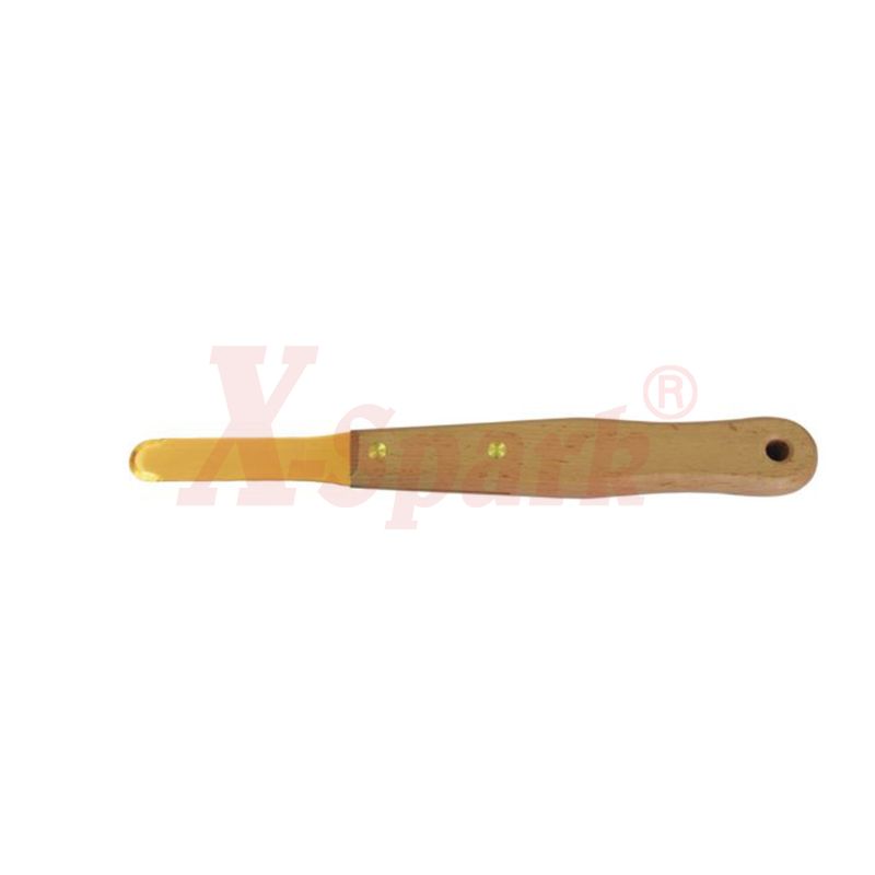 B204 Long Wood Handle Brass Spatula